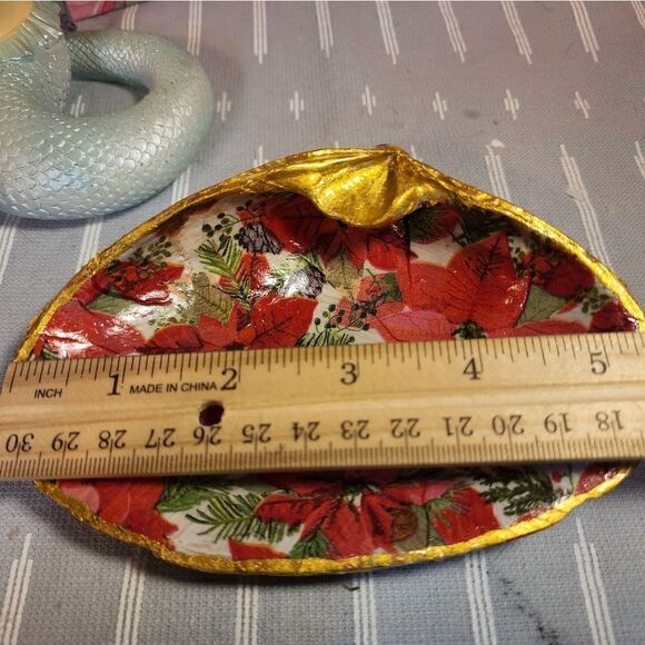 DECOUPAGE CLAM SHELL DECOUPAGE CHRISTMAS POINSETTIA ON A CLAM SHELL TRINKET DISH - Picture 8 of 10